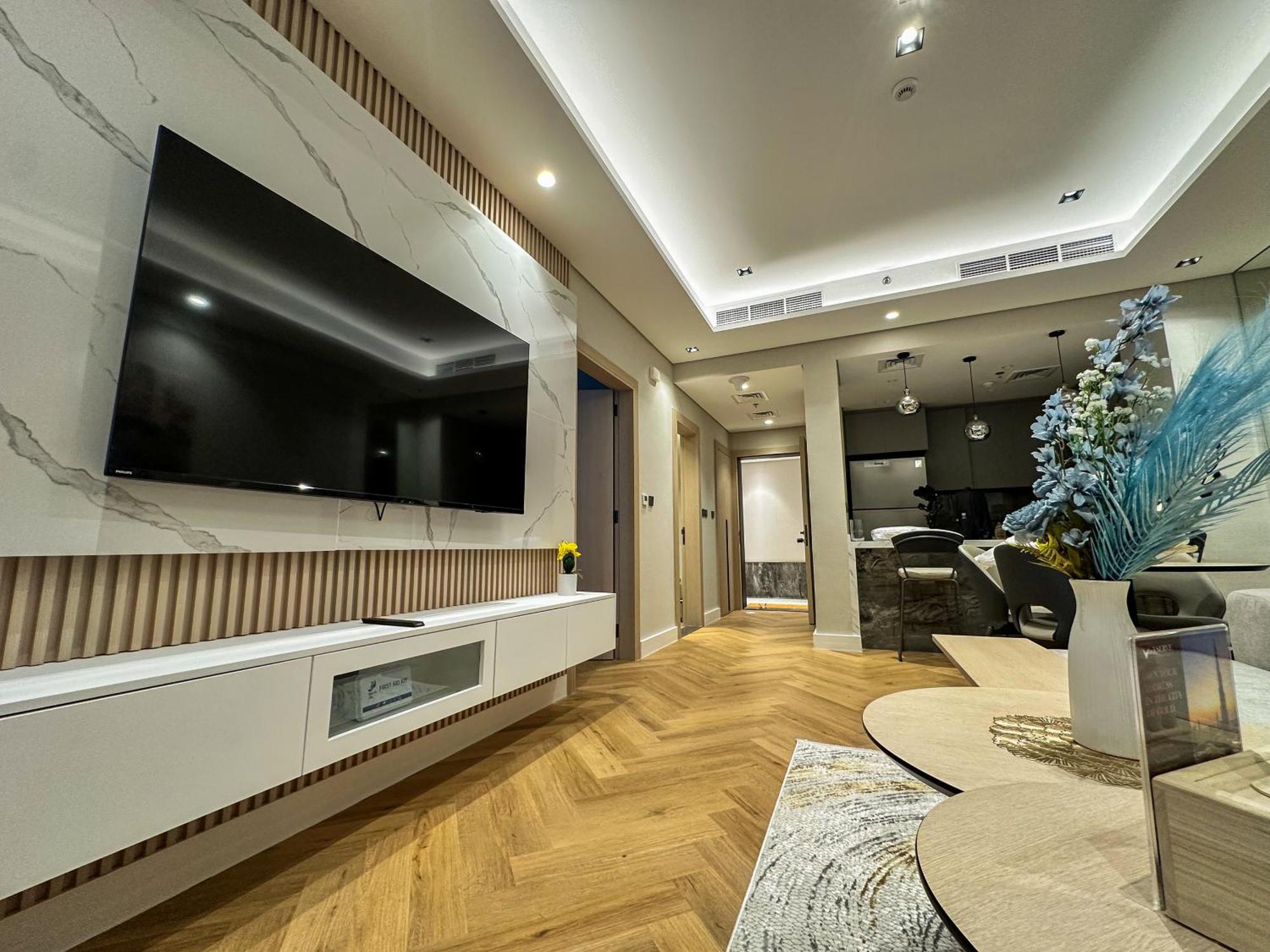 Vserve High Floor Bliss In Dubai's Iconic Skyline Apartment